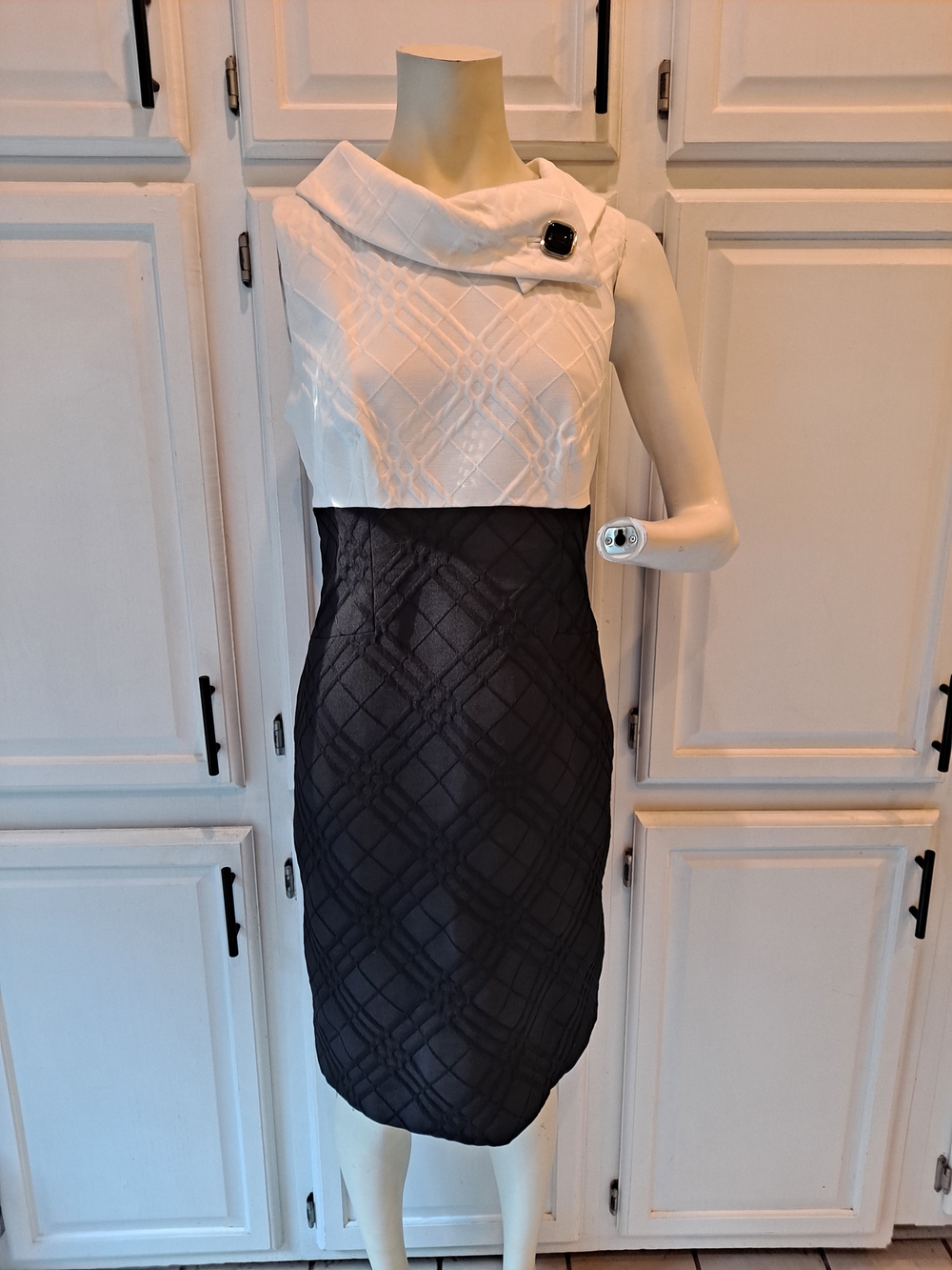 Kim Rogers Black White Two-Tone Jacquard Textured Sheath Midi Dress Retro Mod